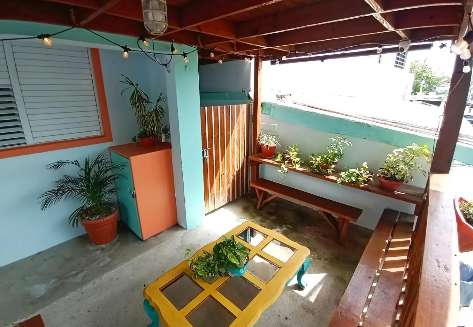 Rooftop Guesthouse Лукильо